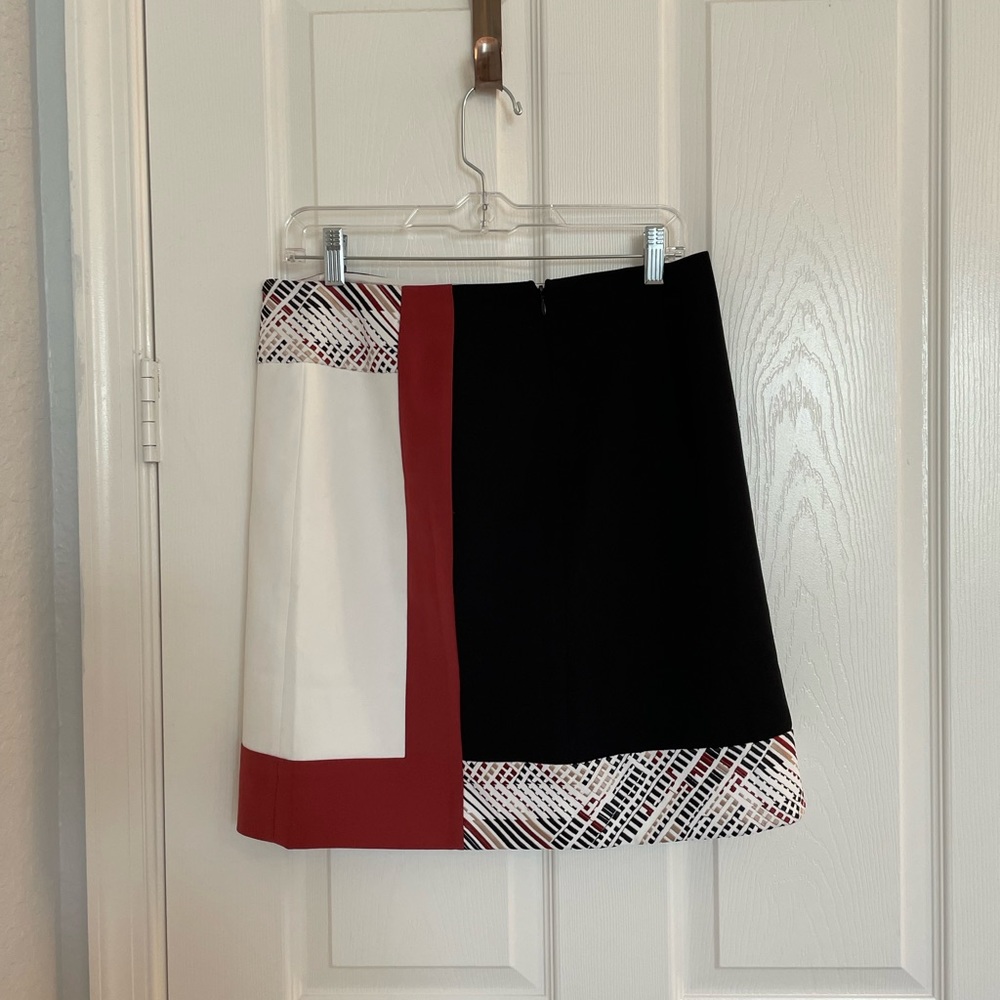 WHBM Embroidered Skirt Size 8 NWT!!!
